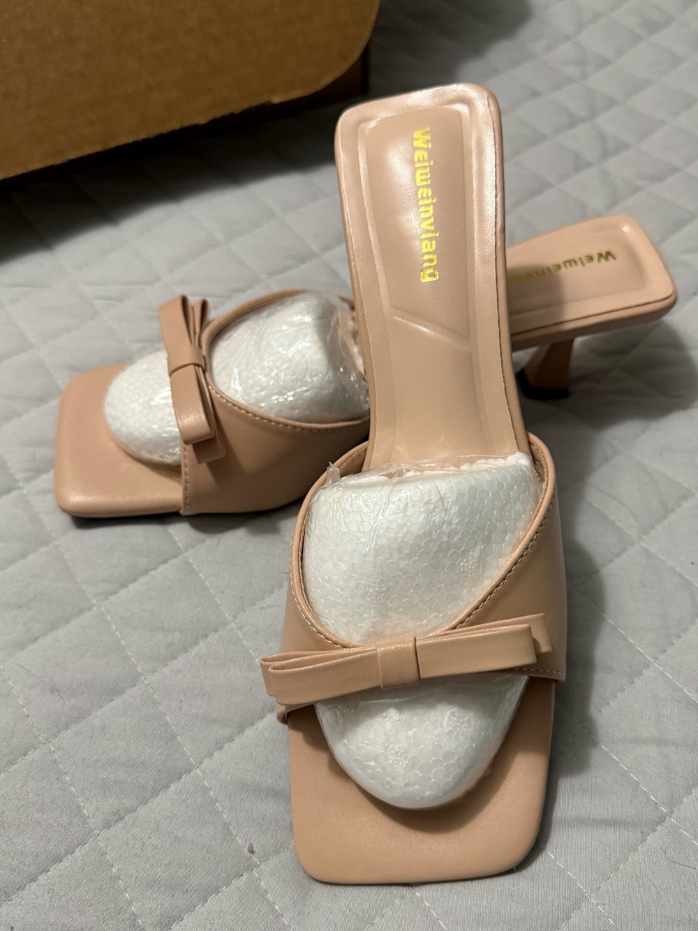 Nude Bow-Accent Women’s Heels 9